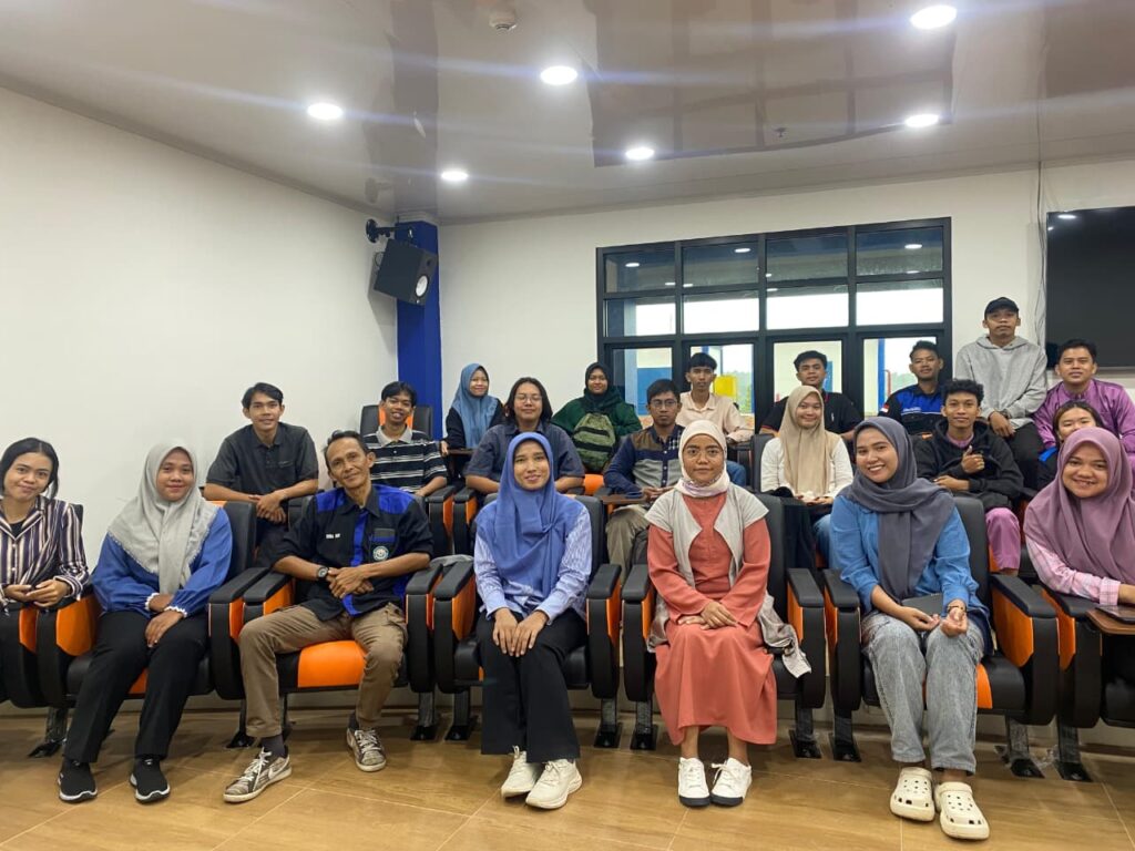 Foto bersama civitas akademika BDP UMRAH